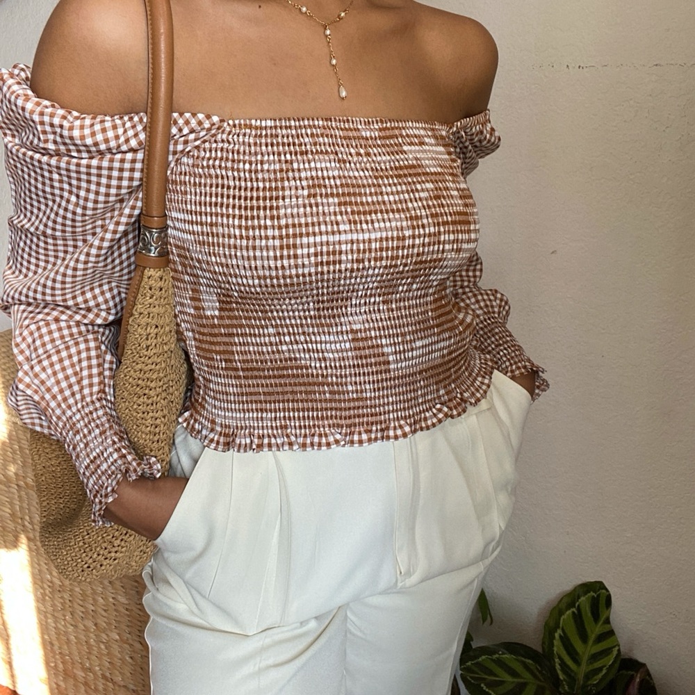 Shirred Gingham Off-the-Shoulder Top🤎🍦